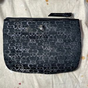 COACH LOGO POUCH